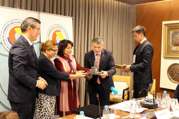 Türk ve Kazak iş kadınları güçlerini birleştiriyor