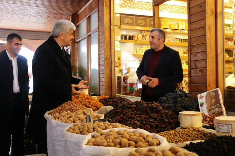 Ekinci, Bizler bu Malatya’nın başına çöreklenmiş 5’li şebekenin esiri değiliz ifadesinde bulundu.