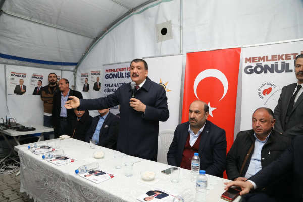 Gürkan, “Bütün çiçekleri bir araya toplarsak; kıştan kurtulur, bahara varır, yazı da yaşarız.