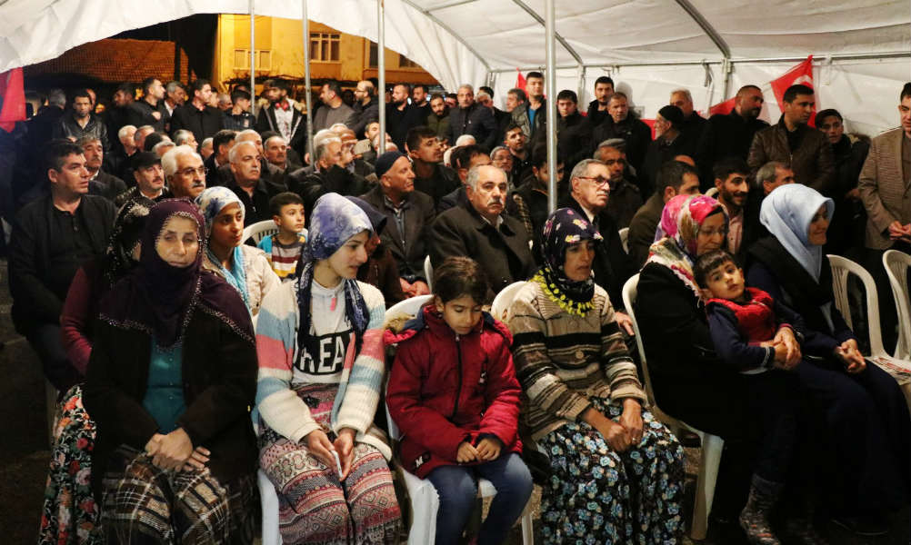 İYİ Parti Battalgazi Belediye Başkan Adayı Ali Ekinci, Hilaltepe, Dolamantepe ve İpek Caddesinde mahalle toplantısı gerçekleştirdi.