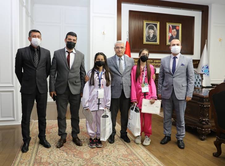 Battalgazi Belediye Başkanı Osman Güder, Başarılı Sporcuları Ağırladı