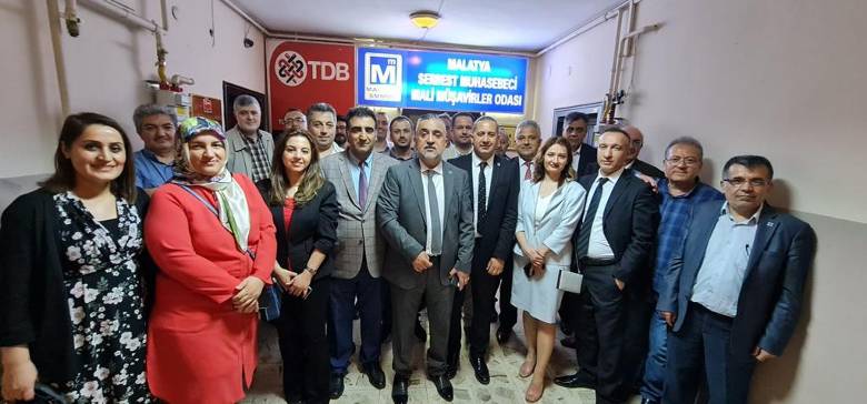 Malatya daki Serbest Muhasebeci Mali Müşavirler, asgari ücret tarifesinde yer alan ücretlere enflasyon farkı kadar artış yapılmasını talep etti.