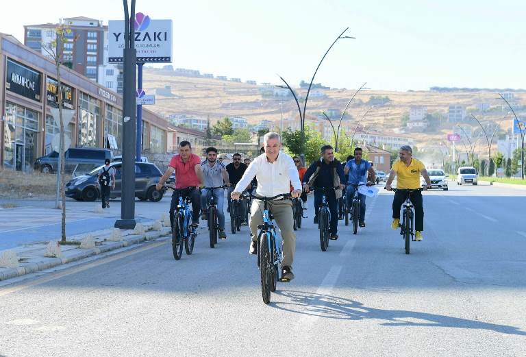 “Sağlıklı Bir Hayat İçin Mutlaka Spor Yapalım”