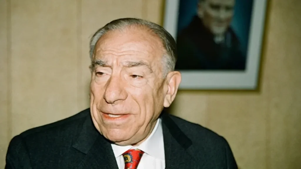 Başbuğ Alparslan Türkeş: Bir Liderin Doğuşu ve Etkisi