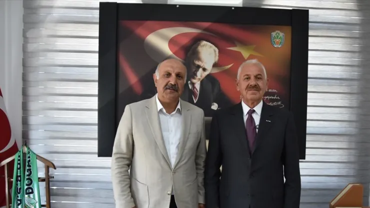 Doğanşehir Belediyesi’nde Devir Teslim Töreni: Mehmet Bayram Mazbatasını Aldı