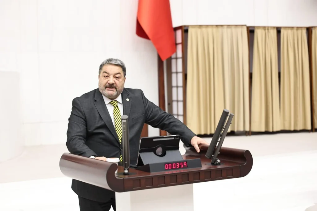 Malatya Milletvekili Fendoğlu, TBMM’nin 104. yılını ve 23 Nisan Ulusal Egemenlik ve Çocuk Bayramı’nı kutladı.